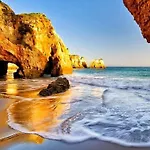 Oasis Apartment, Da Rocha