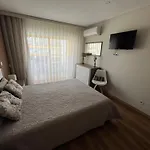 Oasis Apartment, Da Rocha