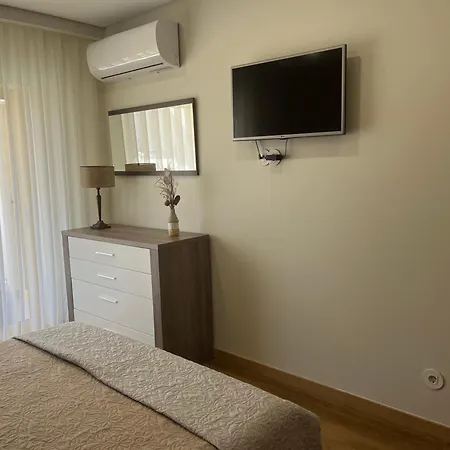 Oasis Apartment, Da Rocha *