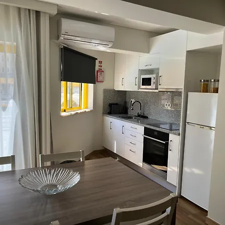 Oasis Apartment, Da Rocha *
