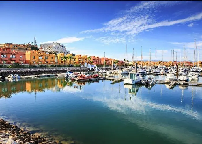 Oasis Apartment, Da Rocha *